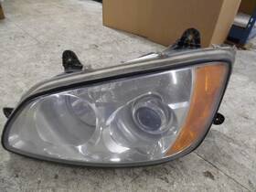 2828296 53002 Unknown T660 2007-2017 Headlight