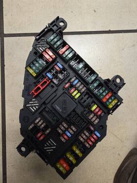 417033451 Bmw Rear Cabin Fuse Box For 2013 740i 417033451 Bmw Rear Cabin Fuse Box For 2013 740i