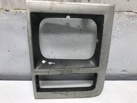15628671 Chevrolet 1989-1991 3500 Left/driver Headlamp Cover - Used