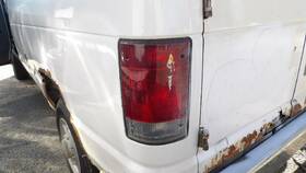 3620377 Ford 2370240 E150 Stop Turn Tail Lamp