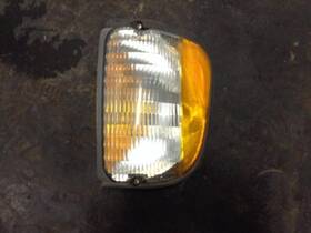 44zh813a Ford 2001-2002 Van Left/driver Parking Lamp - Used P/n