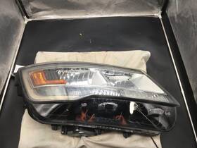 Fb5313008ba Ford 2016-2017 Explorer Right Headlamp Platinum Rh. Oem Fb5313008ba Ford 2016-2017 Explorer Right Headlamp Platinum Rh. Oem
