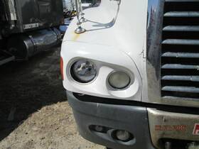 2406176 Freightliner 1373196 Columbia 120 Headlamp Assembly