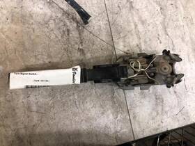 160118a Freightliner Fl70 Turn Signal/column Switch - Used P/n