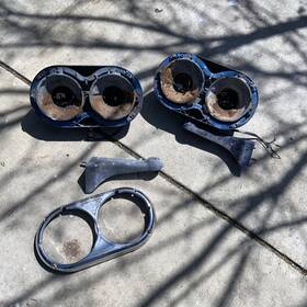 18-20140 Freightliner Flc Dual Round Headlight Assembly With Brackets Peterbilt Style