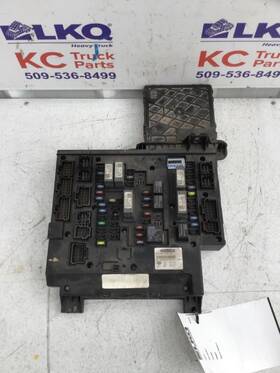 A06-75980-000 Freightliner 2145471 Cascadia 125 Fuse Box 3368836