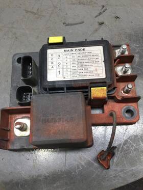 3487301 Freightliner 2251897 A06 76148 012 Cascadia 113 Fuse Box