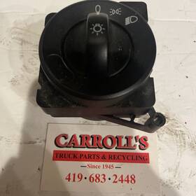 A06-58685-001 Freightliner 2295002 Replaces Cascadia 125 2015 Switch Headlamp