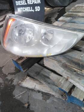 3569148 Freightliner 2323897 2014 Cascadia 2007-2018 Headlight N/a