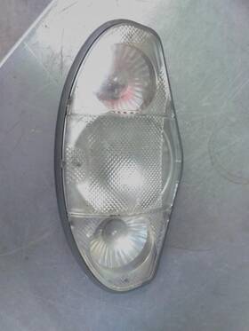 3575512 Freightliner 2329085 N/a Cascadia 125 Fog Light