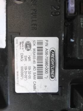 A06-75980-000 Freightliner 2333619 Cascadia 125 Fuse Box 3580287