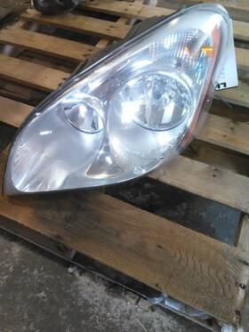 3657077 Freightliner 2402987 Cascadia 125 2015 Headlamp Assembly