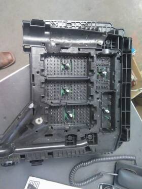 300-001 Freightliner 2425533 A66- 2021 Cascadia 126 Powernet Distribution Box Pndb