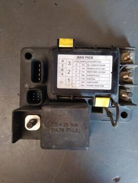 3688317 Freightliner 2431208 2016 Cascadia 125 Fuse Box 3688317 Freightliner 2431208 2016 Cascadia 125 Fuse Box