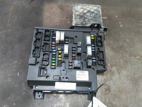 A06-75981-000 Freightliner 2449539 Replaces Cascadia 125 2012 Fuse Box 3708584