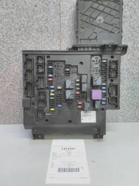 A06-60969-012 Freightliner 2454987 Cascadia 113 2011 Fuse Box 3714615