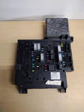 A06-75981-003 Freightliner 2478635 Cascadia 125 Fuse Box 3742168