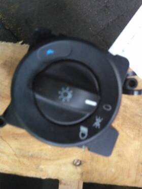 A06-58685-001 Freightliner 2482331 Cascadia 126 Headlamp Switch 3747111