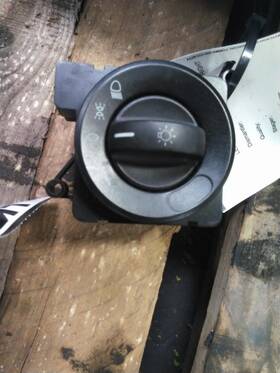 A06-90731-001 Freightliner 2482348 Cascadia 126 Headlamp Switch 3747136
