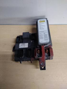 A06-75982-005 Freightliner 2484154 Cascadia 125 2018-up Fuse Box 3749273 A06-75982-005 Freightliner 2484154 Cascadia 125 2018-up Fuse Box 3749273