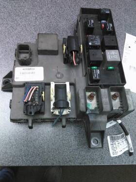 A06-75982-004 Freightliner 2489449 Cascadia Fuse Box 3755284