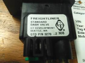 3785351 Freightliner 2513232 3270-11 Cascadia 125 Switch Marker Lamps Trailer