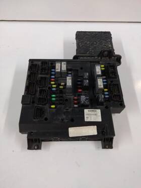 A06-75980-000 Freightliner 2521853 Cascadia 125 Fuse Box 3799009