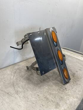 A2251514002 Freightliner 2009 Fld Classic Air Cleaner Brackets And Light Bars A225 793-10109