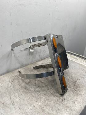 A2251514003 Freightliner 2009 Fld Classic Air Cleaner Brackets And Light Bars A225 793-10110