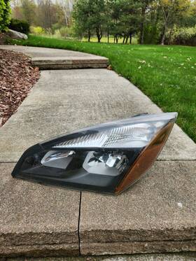 A66-01512-002 Freightliner Headlight Driver Side Cascadia 2018-2024 A66-01512-002 Freightliner Headlight Driver Side Cascadia 2018-2024