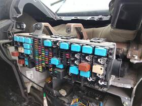 3891111 Hino 2592141 268 Fuse Box
