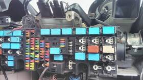 3918389 Hino 2610071 2013 338 Fuse Box