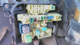 7154-5640 Hino 2614461 Replaces 2010 338 Fuse Box 3923574