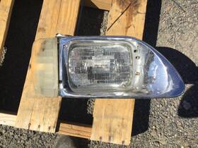 3045321 International 1892362 9100i 2000-2003 Headlamp Assembly 3045321 International 1892362 9100i 2000-2003 Headlamp Assembly