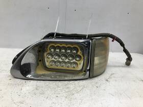 20-5364h2 International 1997-2009 9400 Right/passenger Headlamp - Used P/n 205364h2