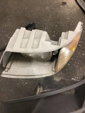 3282596 International 2064999 Terrastar Headlamp Assembly