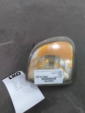 3707788 International 2448790 1999 9400 1990-1999 Headlight Right