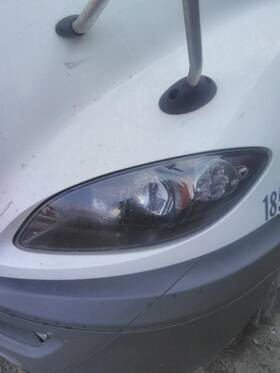 3882869 International 2588854 Rh Headlamp Assembly Left