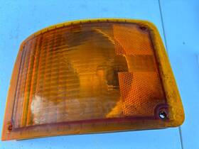 5564sae International Left Side Amber Park Signal Light Lens Assembly