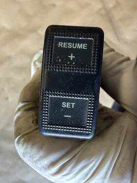 F24630-00-01 International Cf500 Resume/set Cruise Control Switch