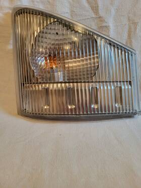 210-21873 Isuzu Npr Right/passenger Parking Lamp - Used P/n 21021873 210-21873 Isuzu Npr Right/passenger Parking Lamp - Used P/n 21021873