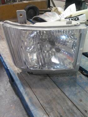 3605761 Isuzu 2356603 Npr Headlamp Assembly 2011 Right 3605761 Isuzu 2356603 Npr Headlamp Assembly 2011 Right