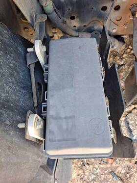 3625109 Isuzu 2374437 Replaces Npr 2019 Fuse Box