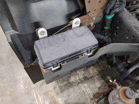 3651046 Isuzu 2397808 Npr Hd Fuse Box 3651046 Isuzu 2397808 Npr Hd Fuse Box