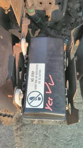 3807440 Isuzu 2528264 Npr Fuse Box