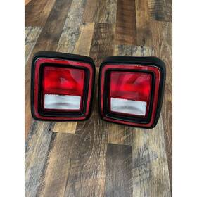 55112891ae Jeep Pair Of Wrangler Tail Lights Oem 2018 Jl Factory Parts 55112891ae Jeep Pair Of Wrangler Tail Lights Oem 2018 Jl Factory Parts
