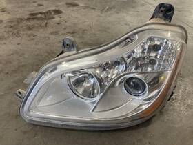 P54-6164-110 Kenworth 2012-2026 T680 Left/driver Headlamp - Used P/n P546164110