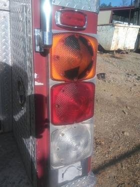 3880572 Kme Kovatch 2587123 1995 Fire/rescue Tail Light
