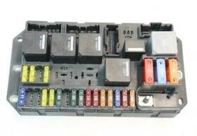 518879002 Mercedes Benz 2008 Range Rover Hse Right Rear Fuse Relay Box 518879002 Mercedes Benz 2008 Range Rover Hse Right Rear Fuse Relay Box
