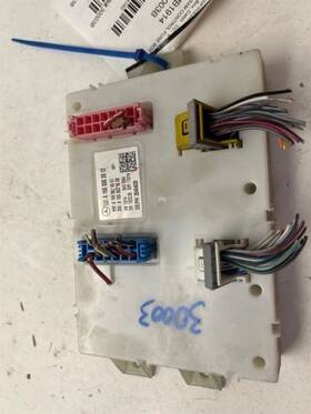 663.mb1914 Mercedes-benz Gl450 2014 Fuse Box Cabin 1815162